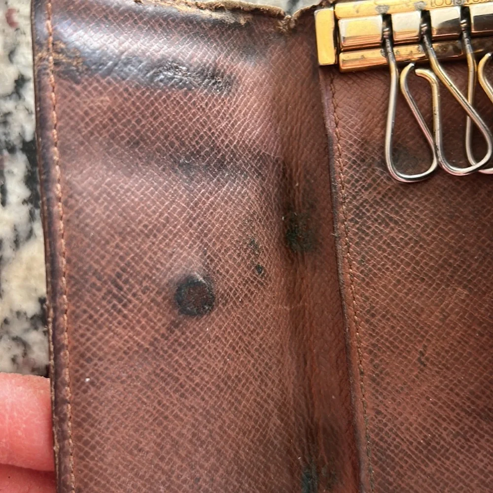 Louis Vuitton Monogram Key Case - Picture 7 of 11